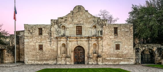 entrance to the alamo